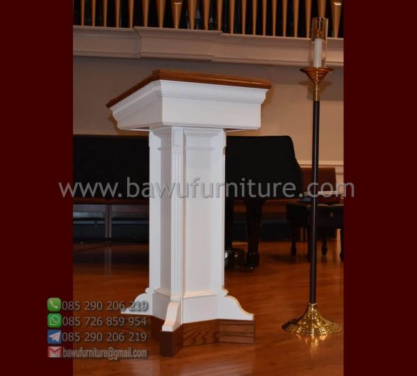 Podium Gereja Kayu Sederhana