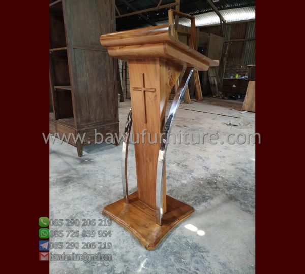 Podium Minimalis Gereja Protestan