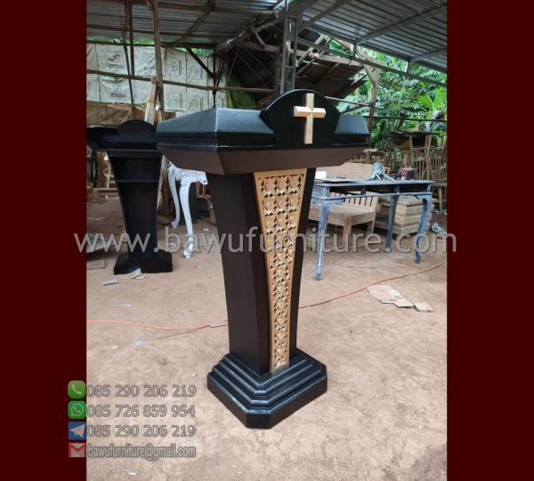 Podium Minimalis Jati Gereja